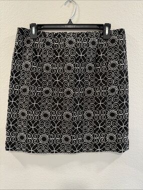 Bandolino Black Mini Skirt with White Floral Embroidery